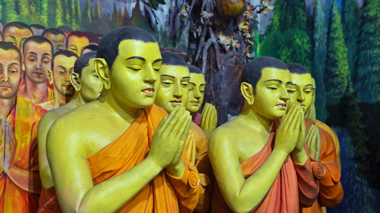 Negombo Private Tour: Market, Temples & Canal